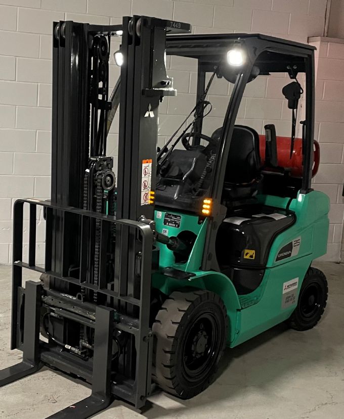 MitsubishiFG25N With Part Cab